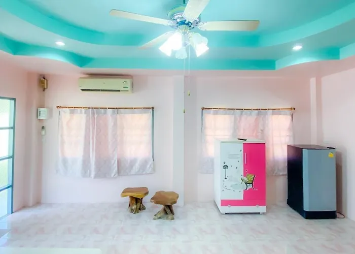 บ้านชมจันทร์ แอท 2*