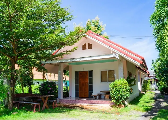 รีสอร์ท บ้านชมจันทร์ แอท สวนผึ้ง