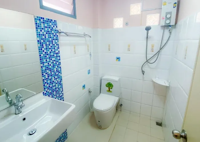 รีสอร์ท บ้านชมจันทร์ แอท 2*