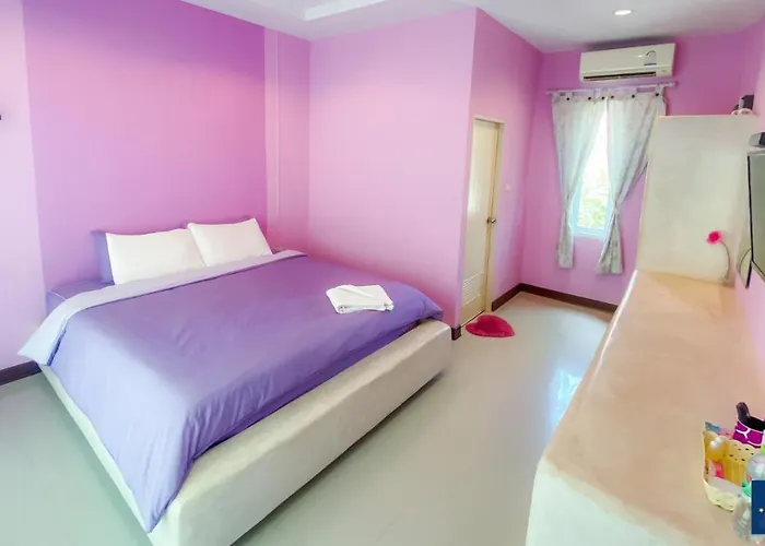 รีสอร์ท บ้านชมจันทร์ แอท สวนผึ้ง