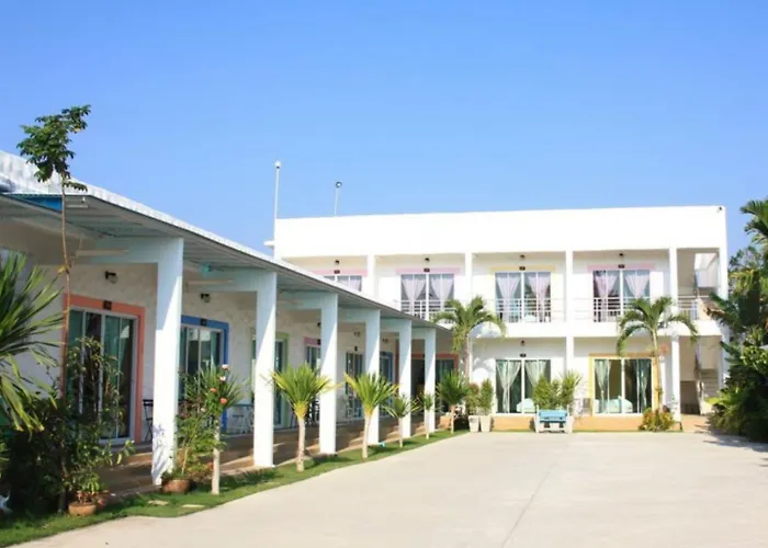 บ้านชมจันทร์ แอท รีสอร์ท สวนผึ้ง
