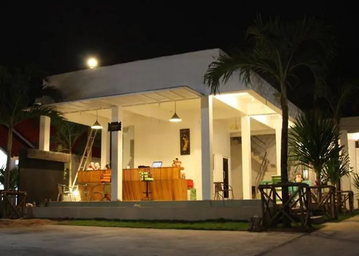 รีสอร์ท บ้านชมจันทร์ แอท