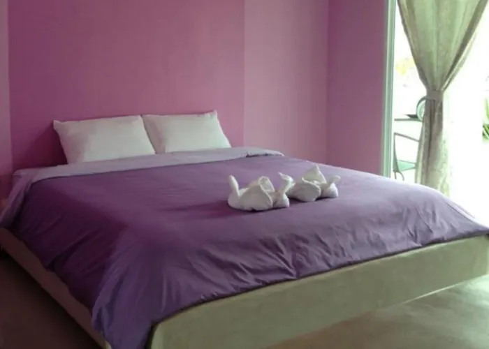 รีสอร์ท บ้านชมจันทร์ แอท 2*