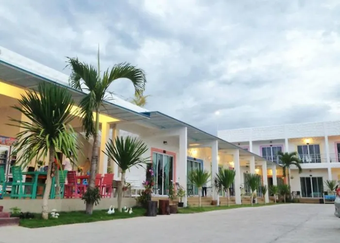 บ้านชมจันทร์ แอท 2* สวนผึ้ง
