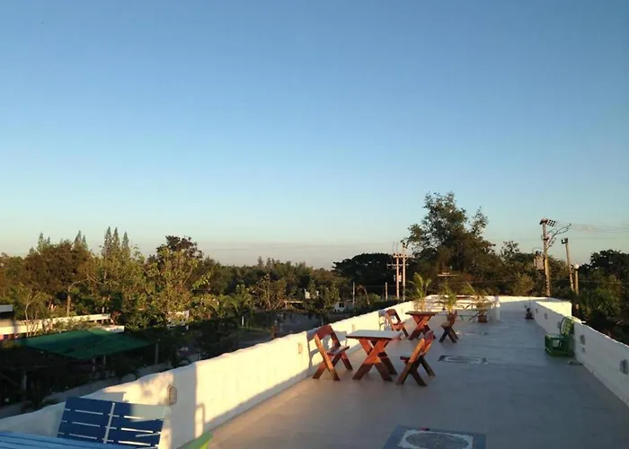 บ้านชมจันทร์ แอท รีสอร์ท 2*