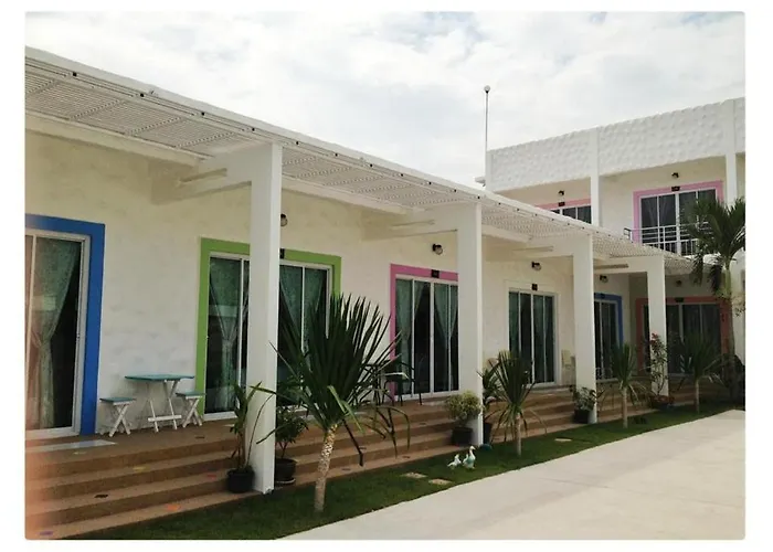 รีสอร์ท บ้านชมจันทร์ แอท