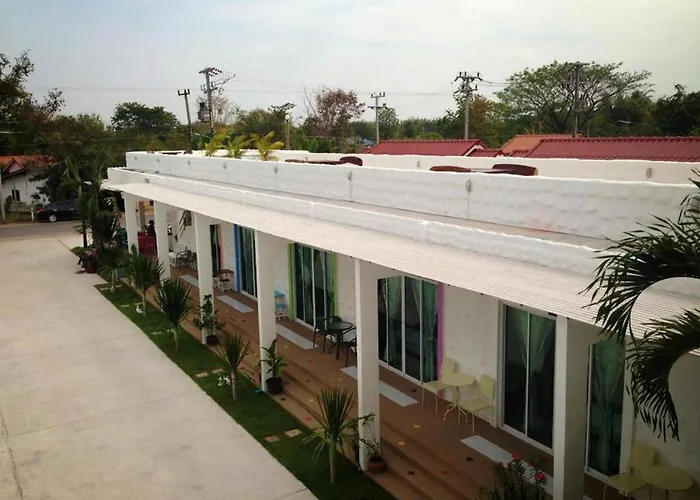 บ้านชมจันทร์ แอท