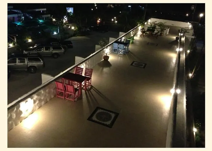 บ้านชมจันทร์ แอท 2*